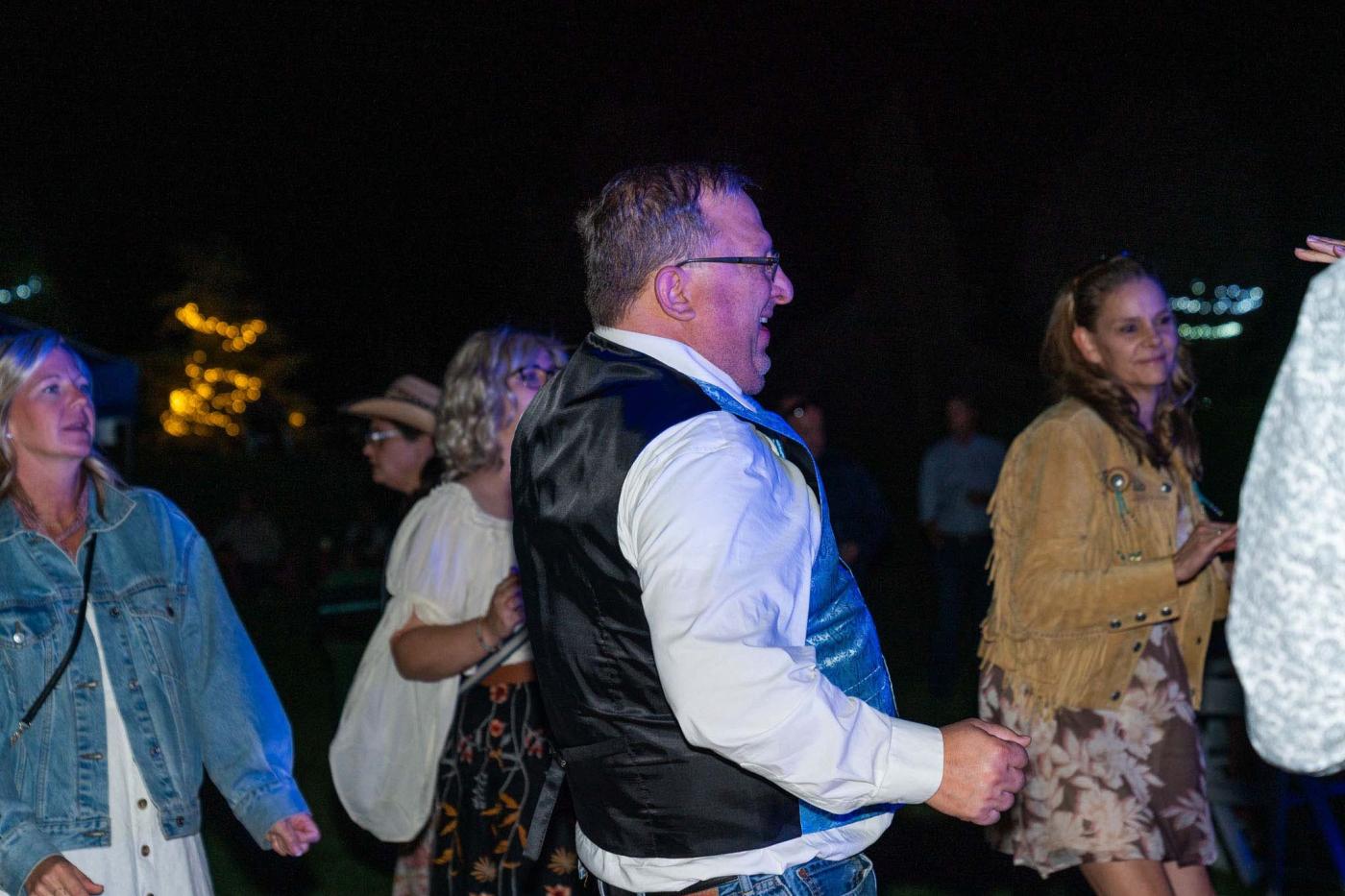 People dancing